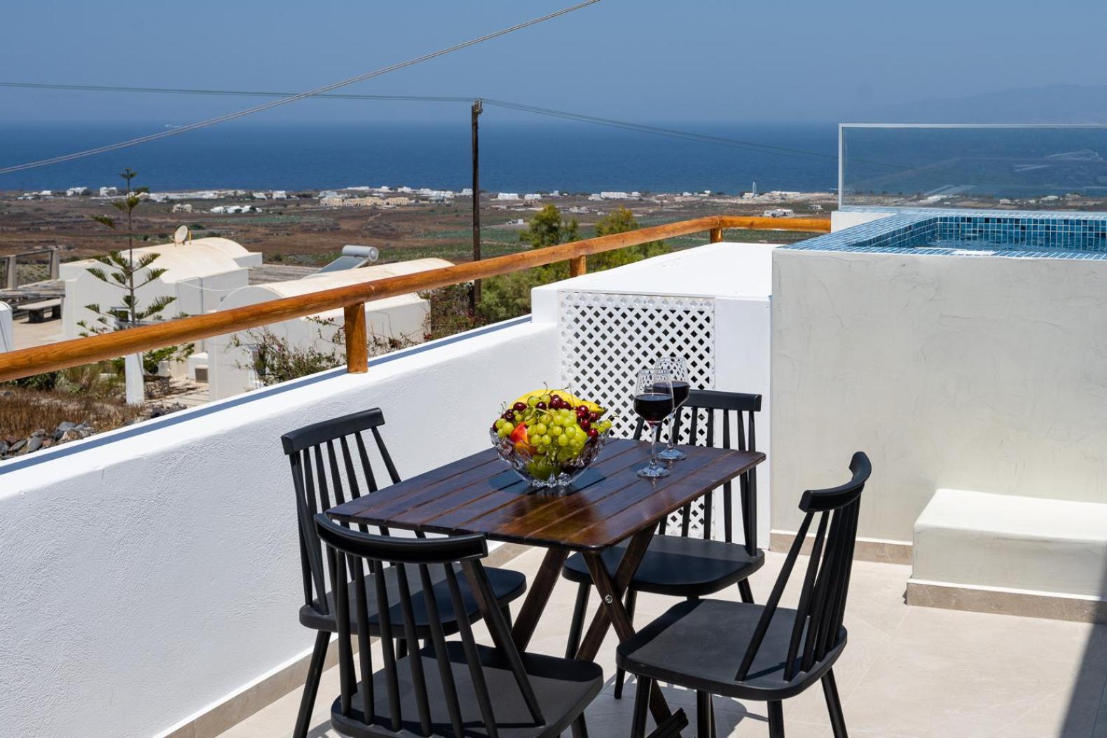 Theophrasti Suites