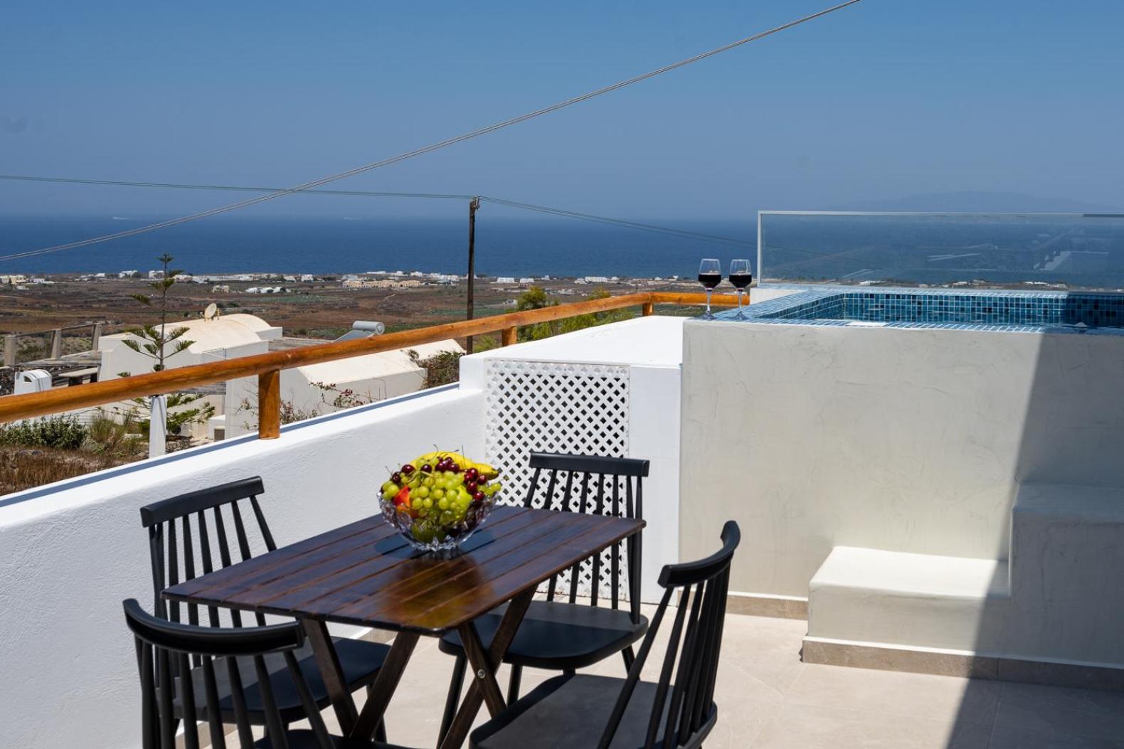 Theophrasti Suites