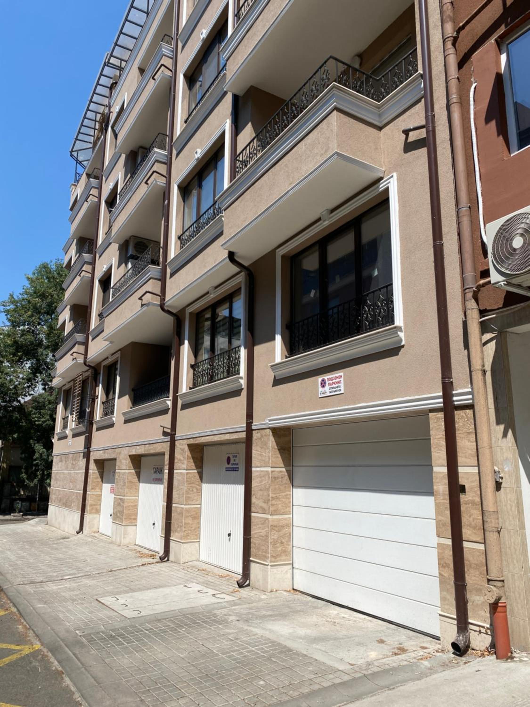 KASHMIR Deluxe apartment with Parking
