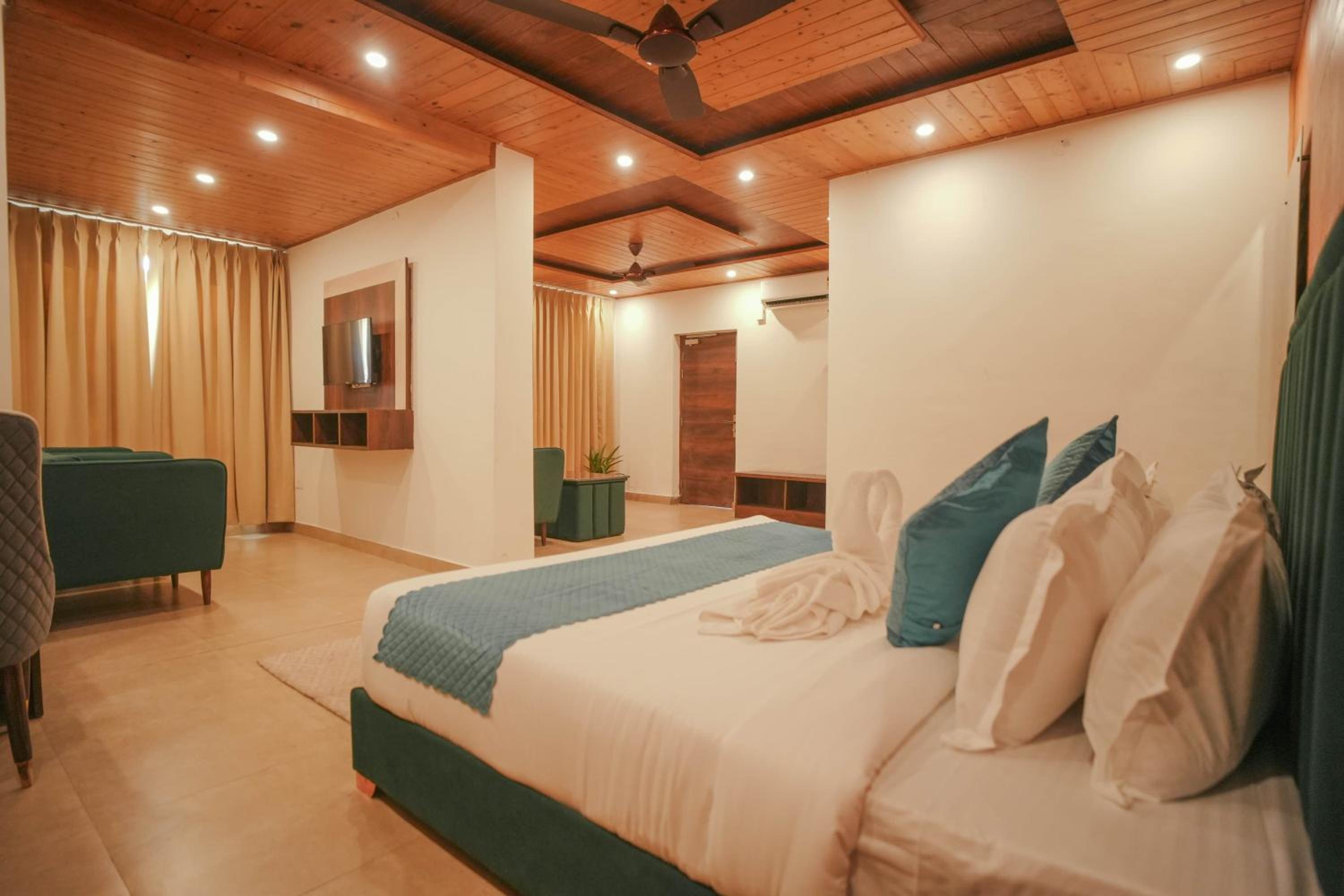 Tapovan Resorts