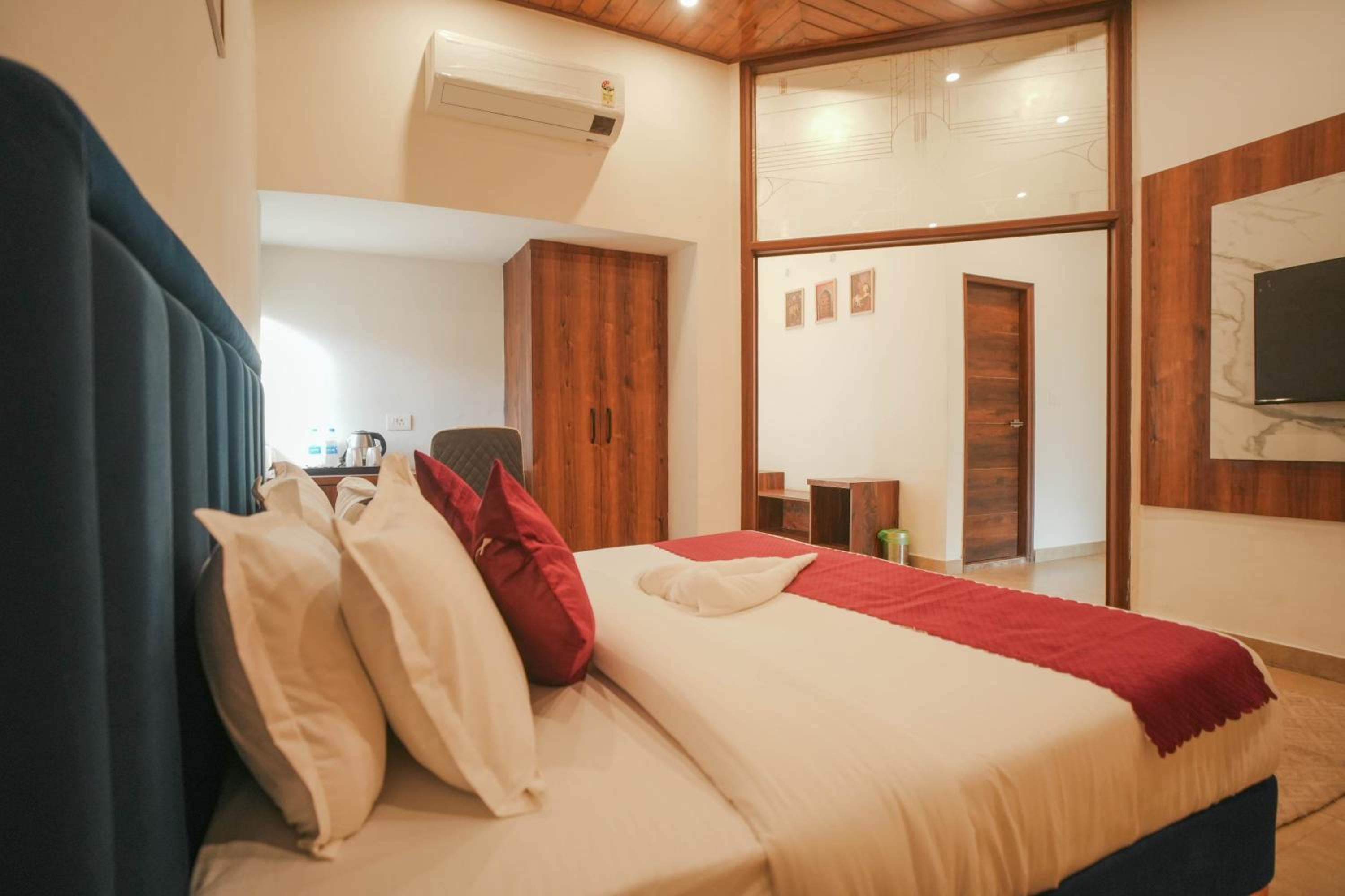 Tapovan Resorts