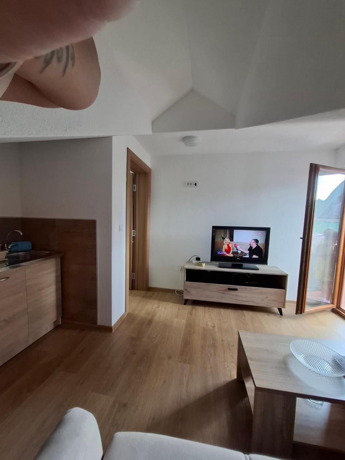 Chalet LENA & One Bedroom Apartment Lena