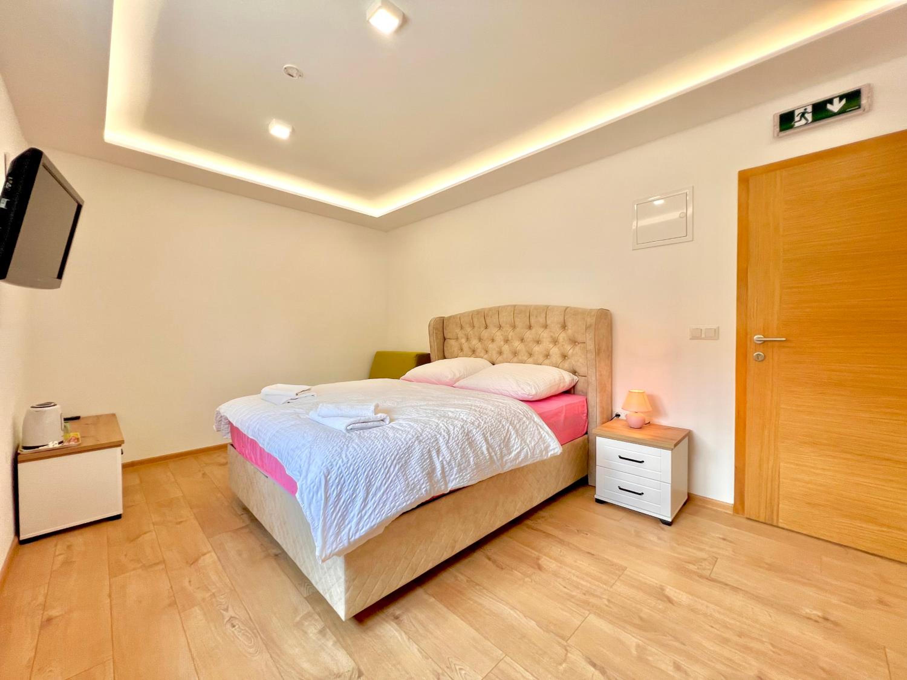Apartments and rooms Monaco