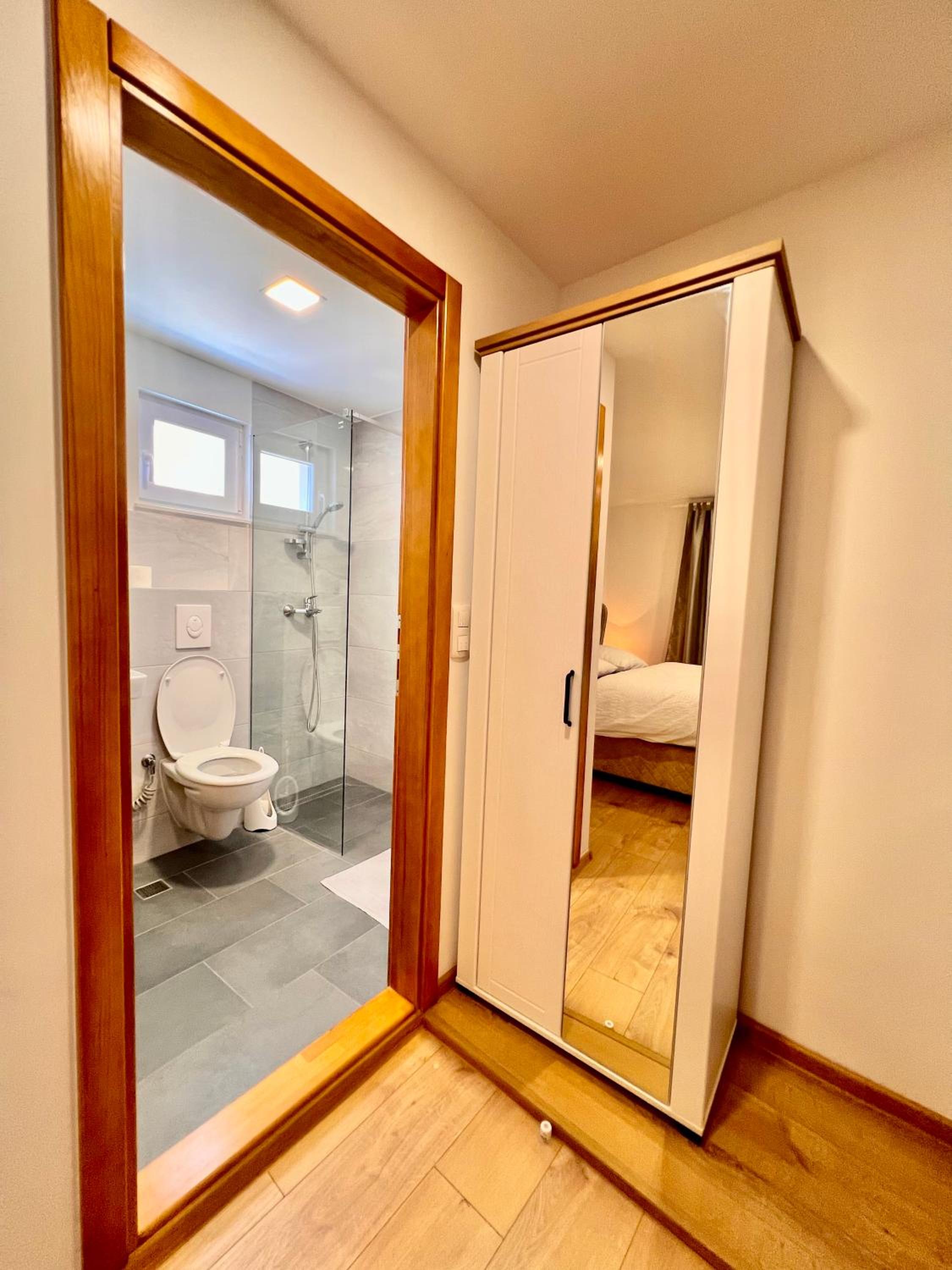 Apartments and rooms Monaco