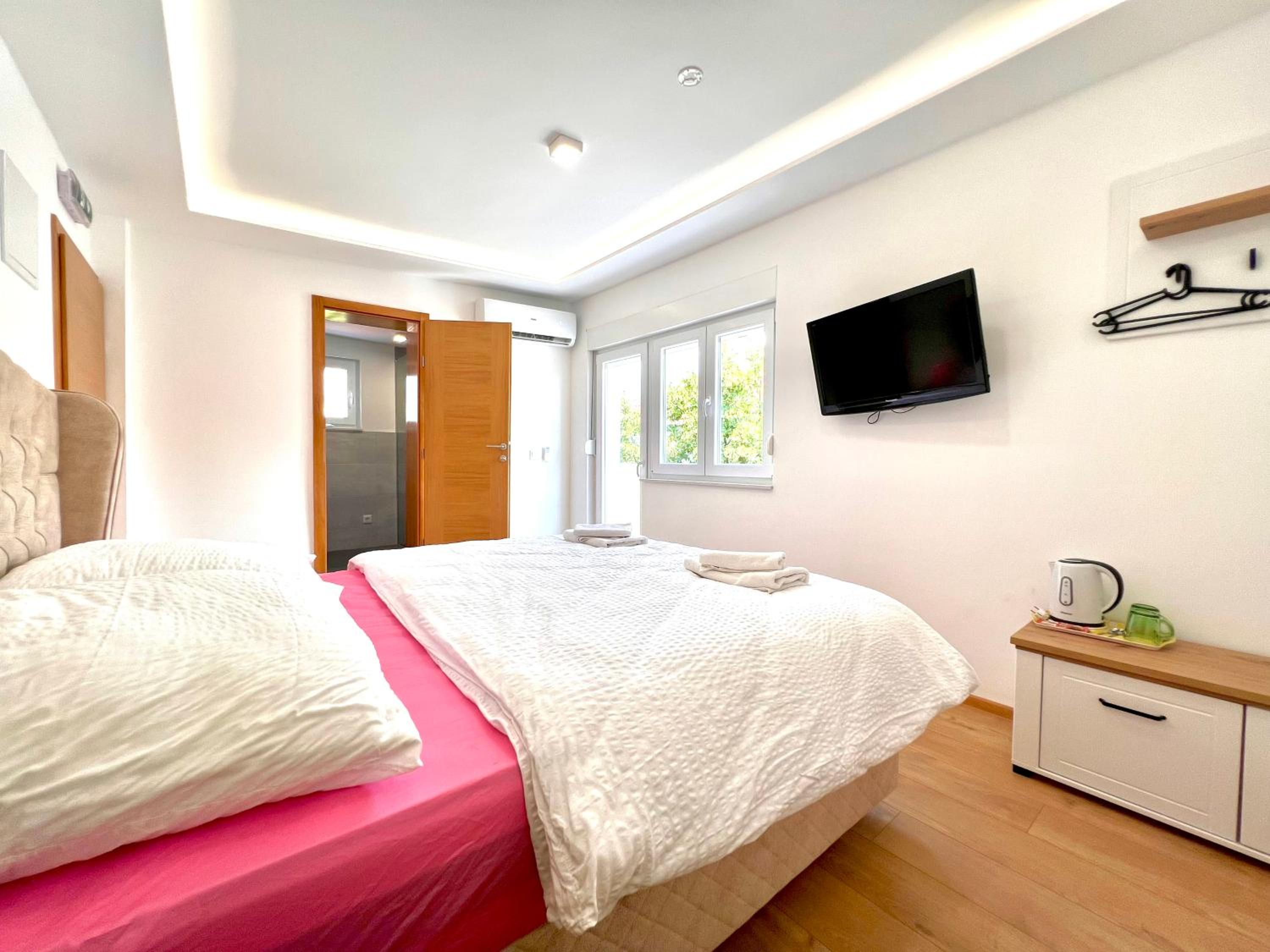 Apartments and rooms Monaco