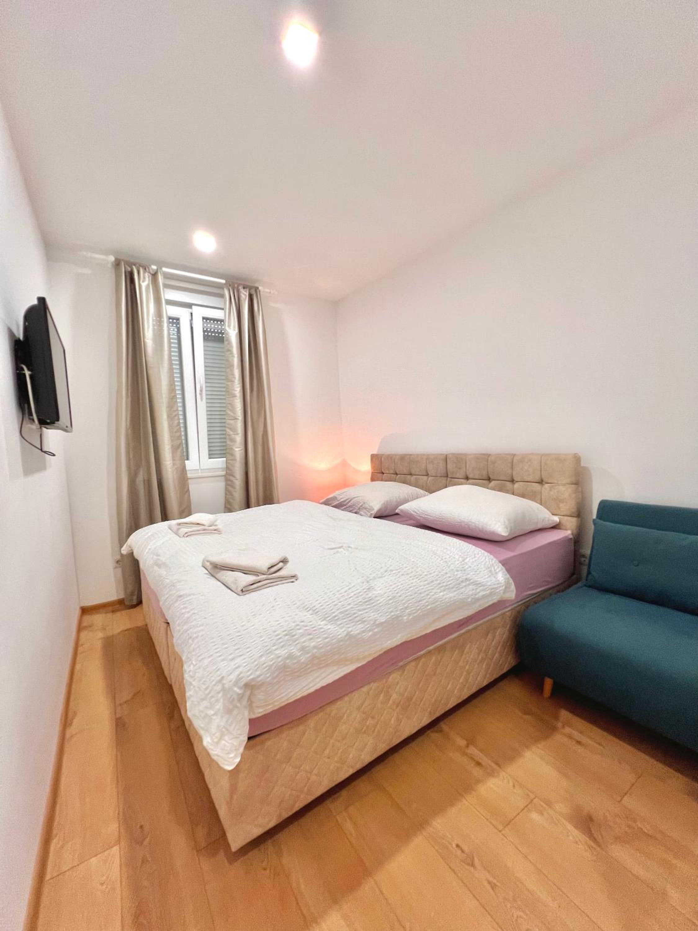 Apartments and rooms Monaco