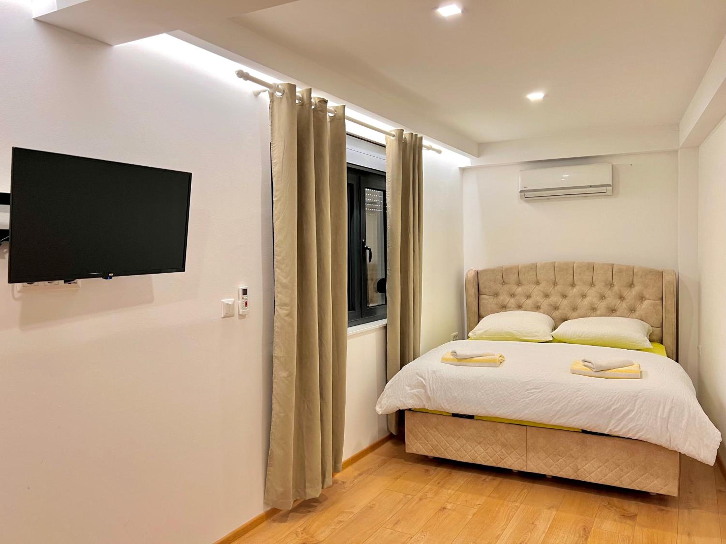 Apartments and rooms Monaco