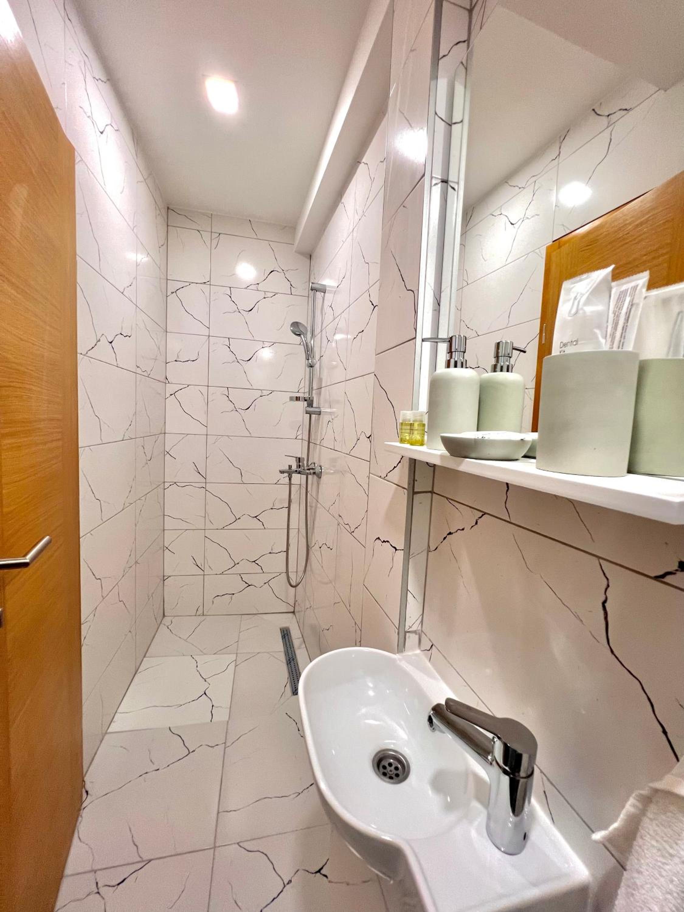 Apartments and rooms Monaco