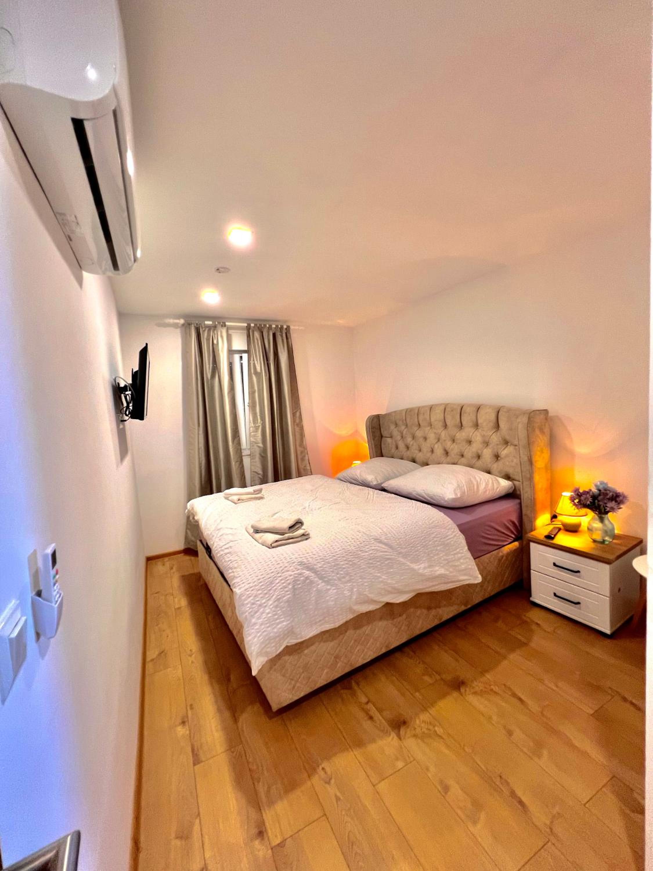 Apartments and rooms Monaco