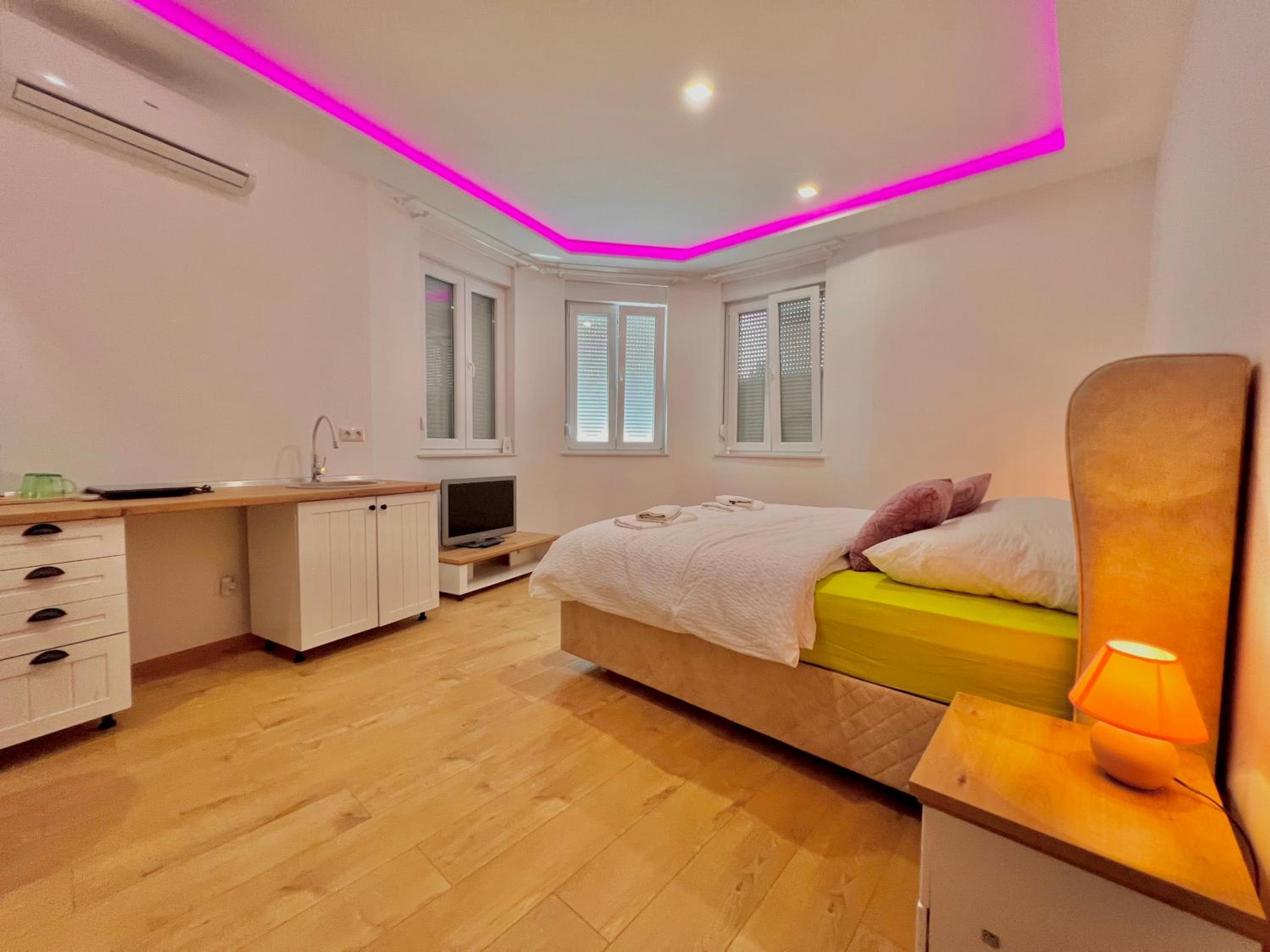 Apartments and rooms Monaco