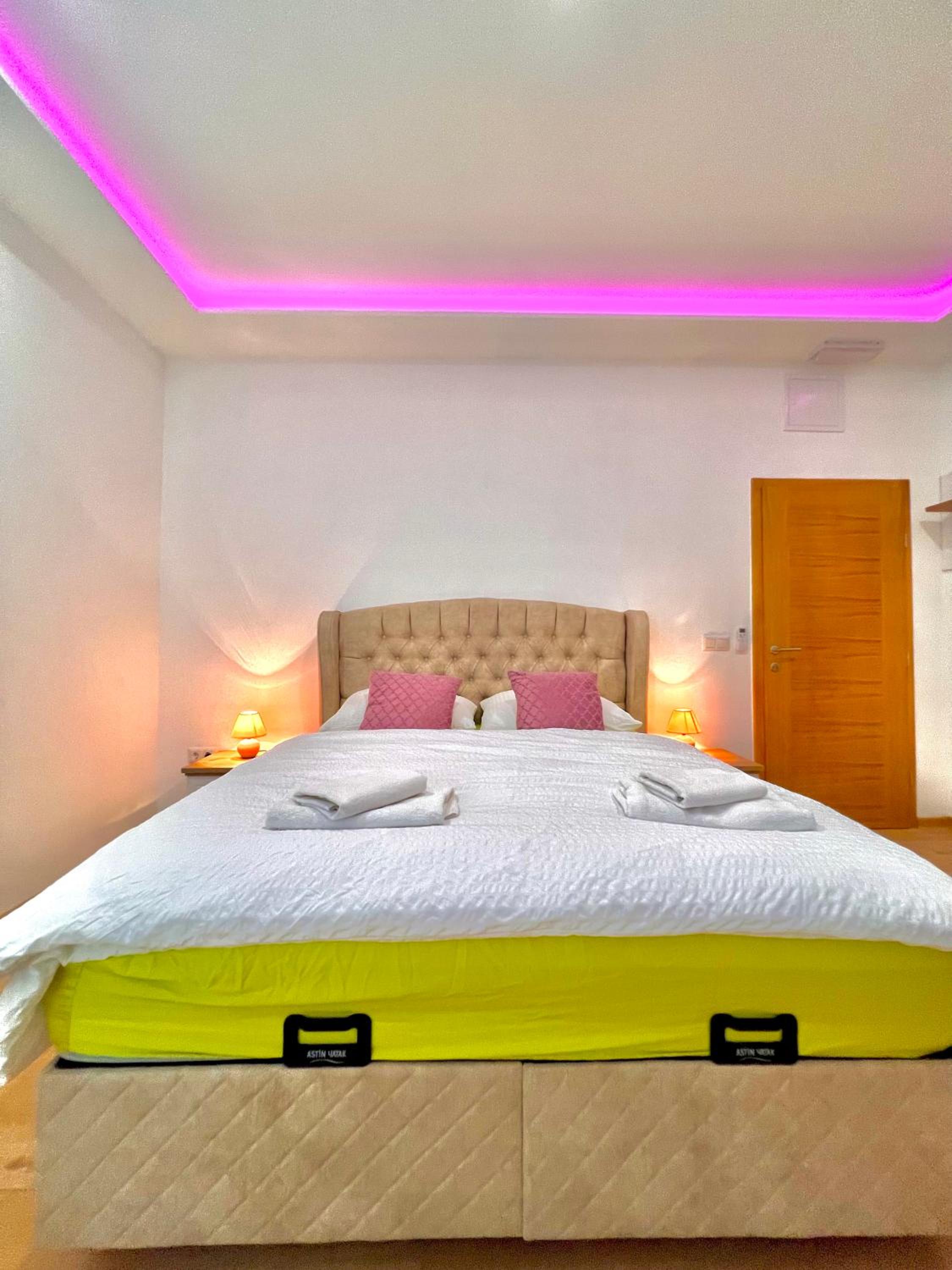 Apartments and rooms Monaco