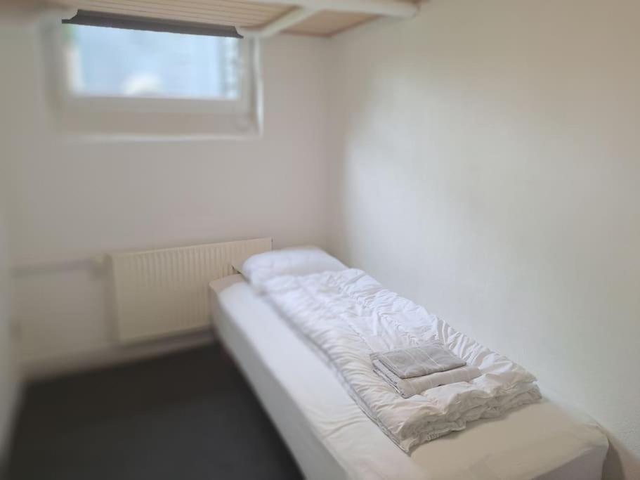 Centralt beliggende hyggeligt byhus med 8 sovepladser 130m2 med pejs view 5