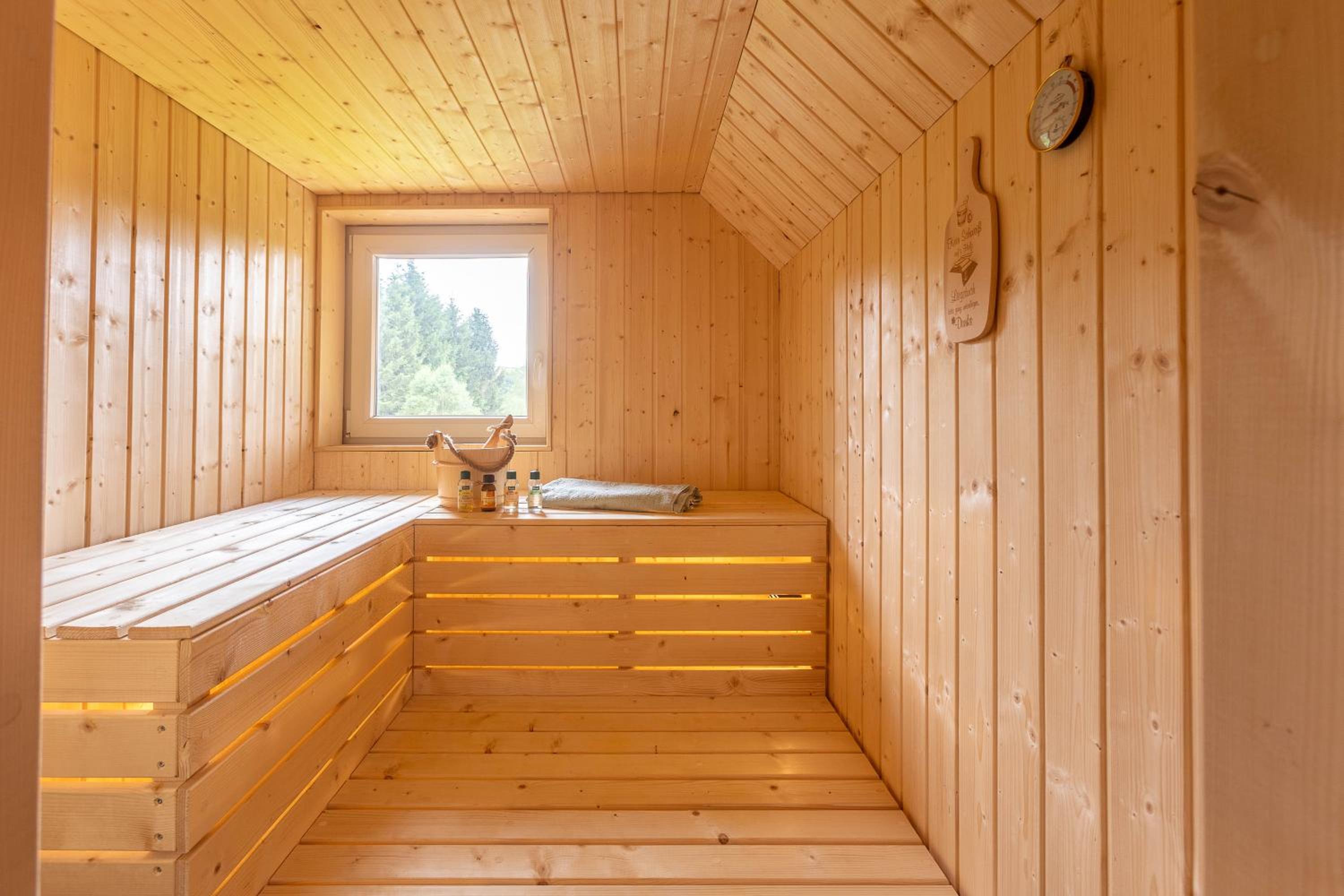 Urlaub am Schwarzbach mit Sauna und Whirlpool Haus Felix