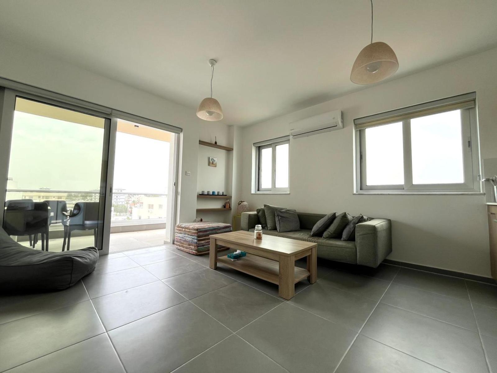 Top Floor Luxury 1Bedroom with Sea View in LARNACA CENTER