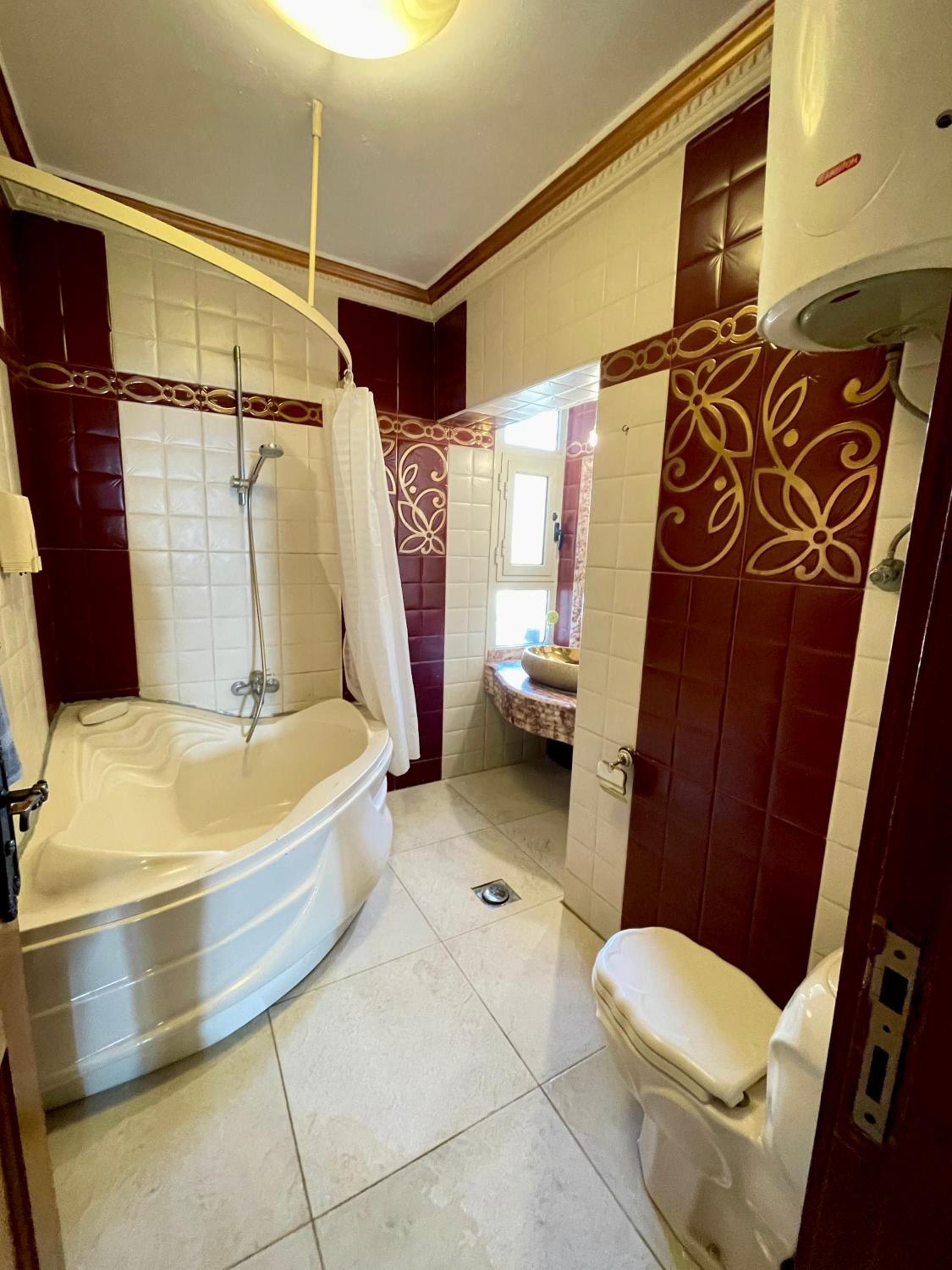 Luxury Living Nile Apartment in Star Towers, Maadi