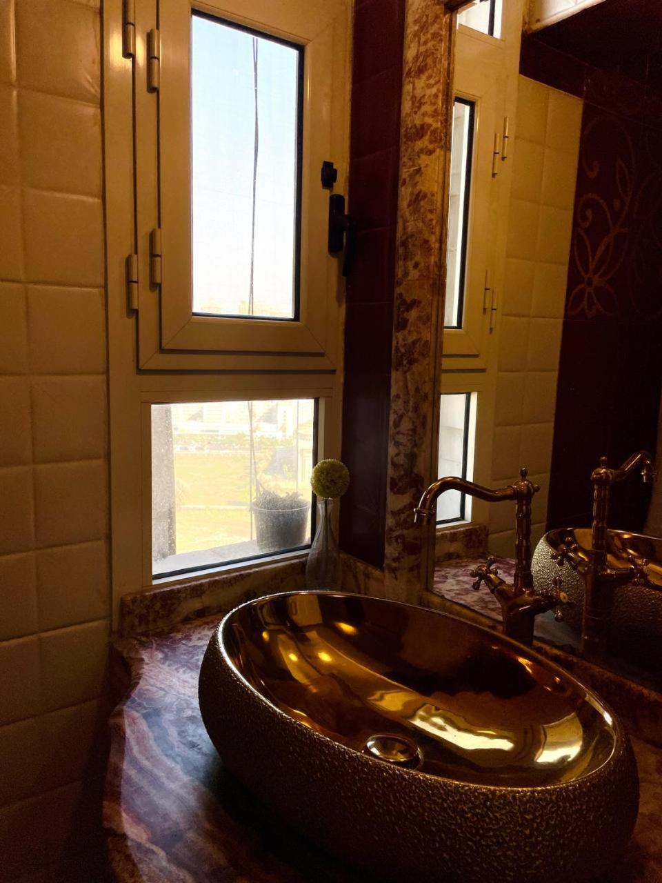 Luxury Living Nile Apartment in Star Towers, Maadi