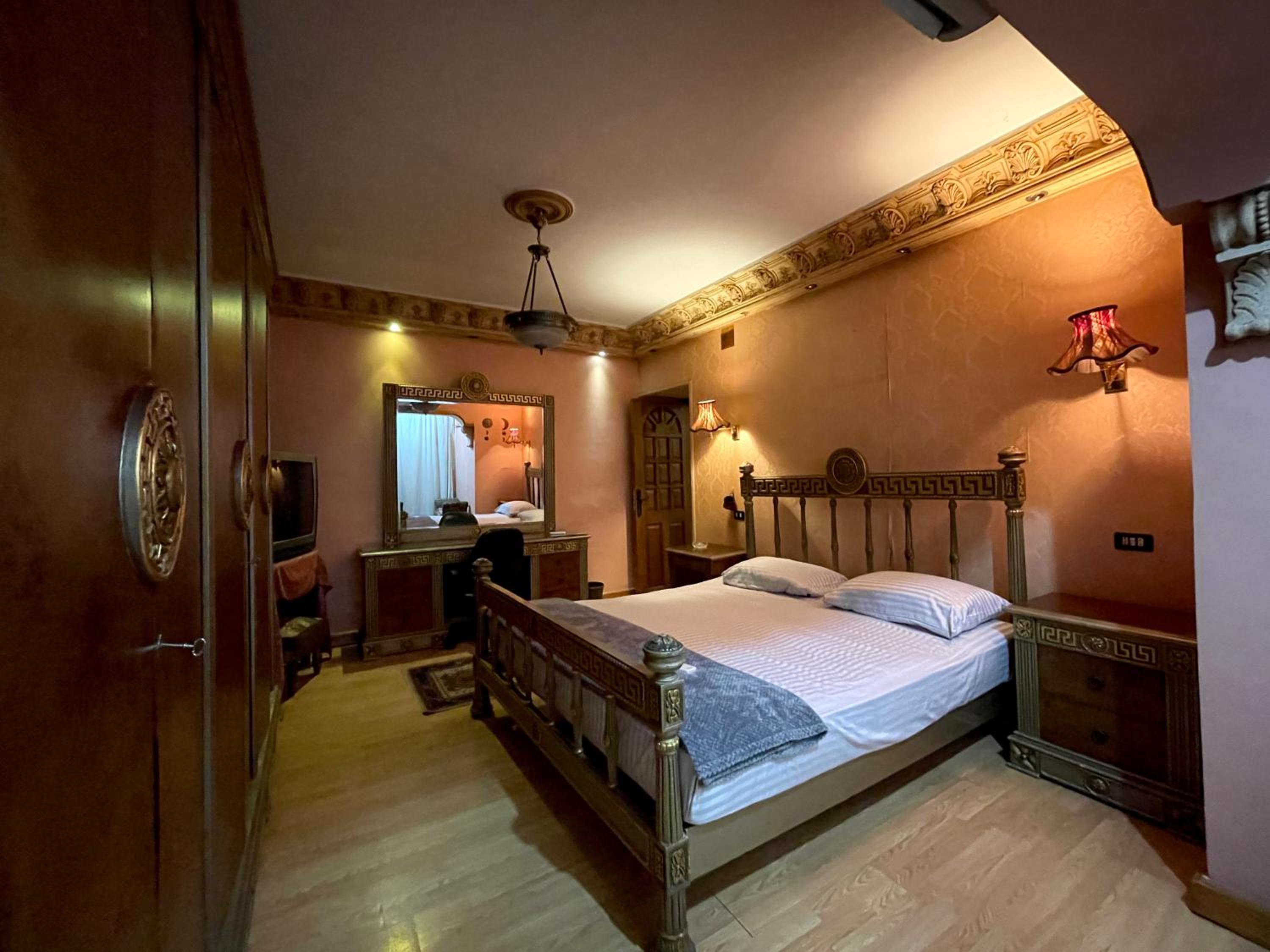 Luxury Living Nile Apartment in Star Towers, Maadi
