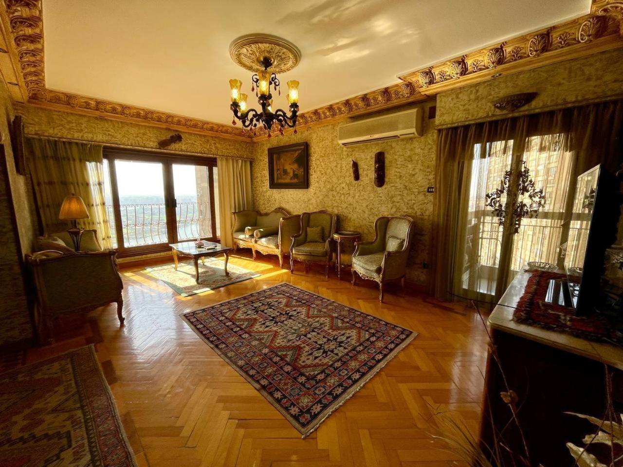 Luxury Living Nile Apartment in Star Towers, Maadi