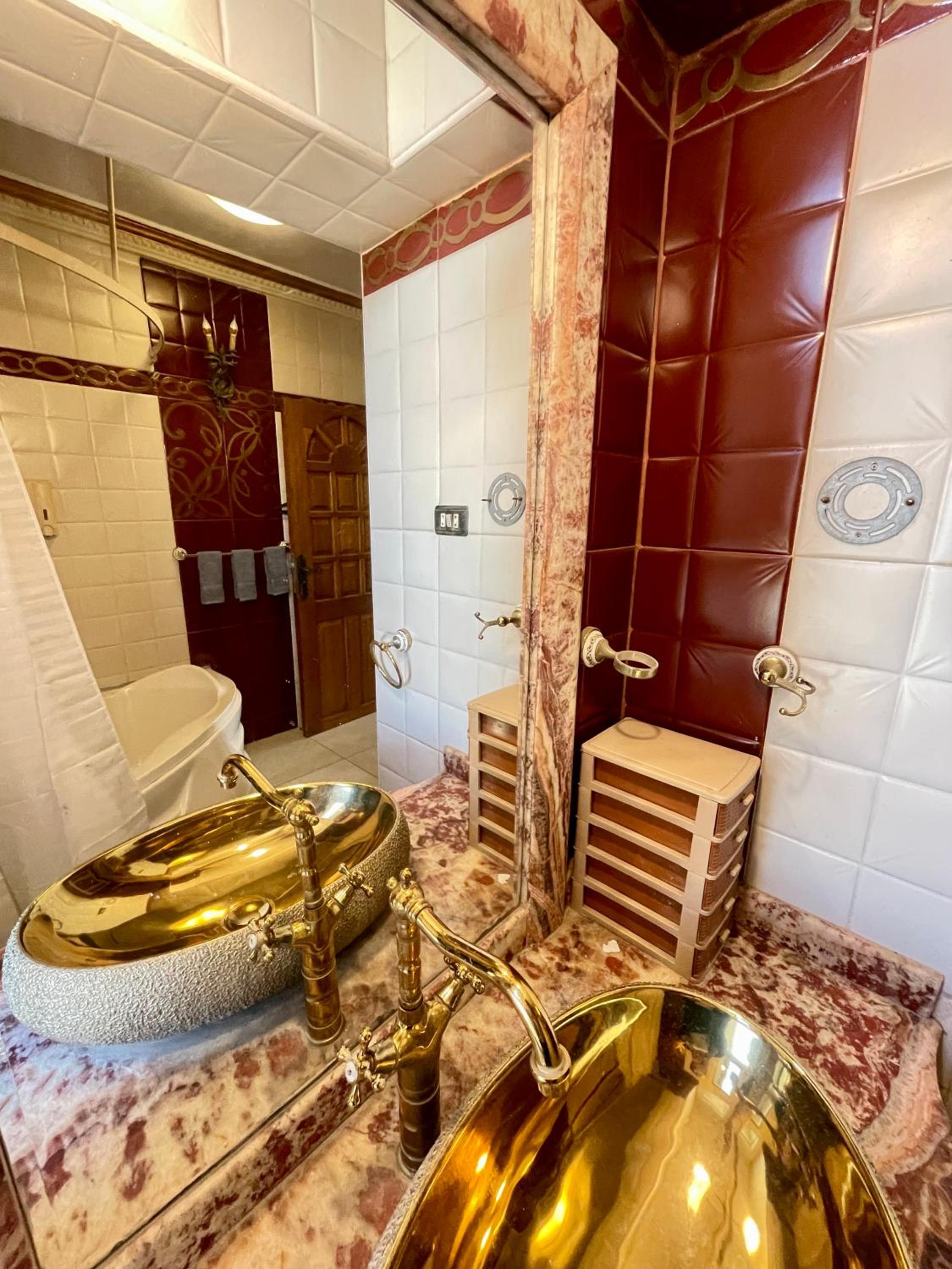 Luxury Living Nile Apartment in Star Towers, Maadi