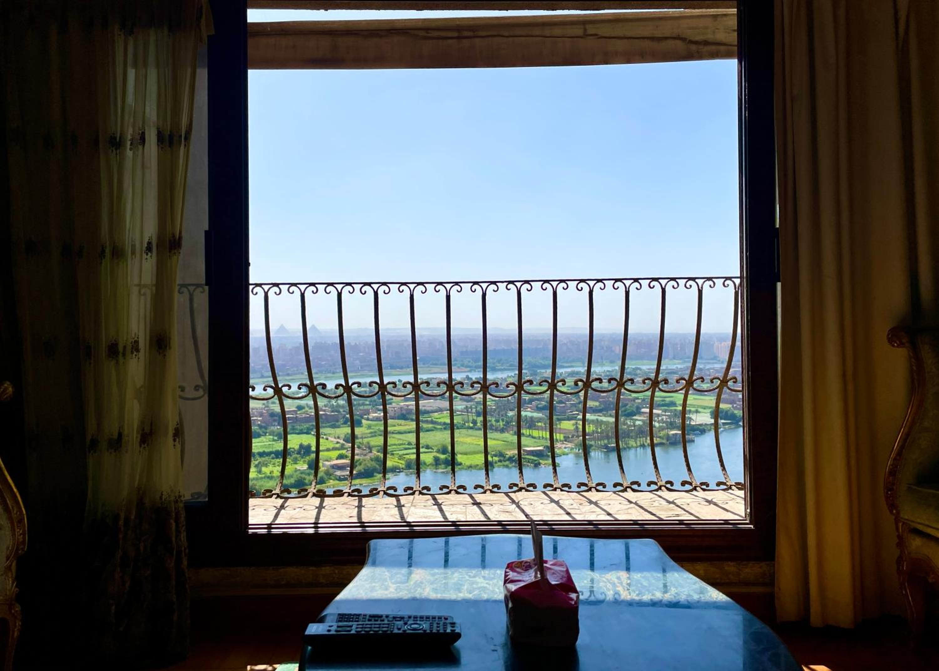 Luxury Living Nile Apartment in Star Towers, Maadi