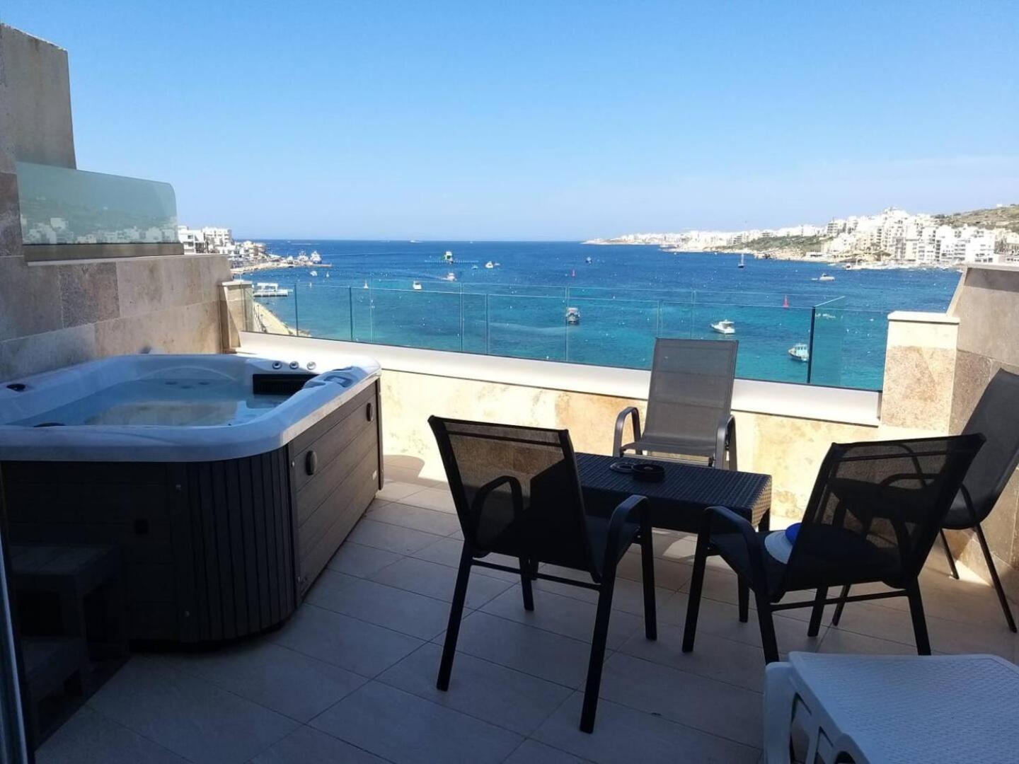 DuplexPenthouse seafront with hot tub by Homely, photo 46