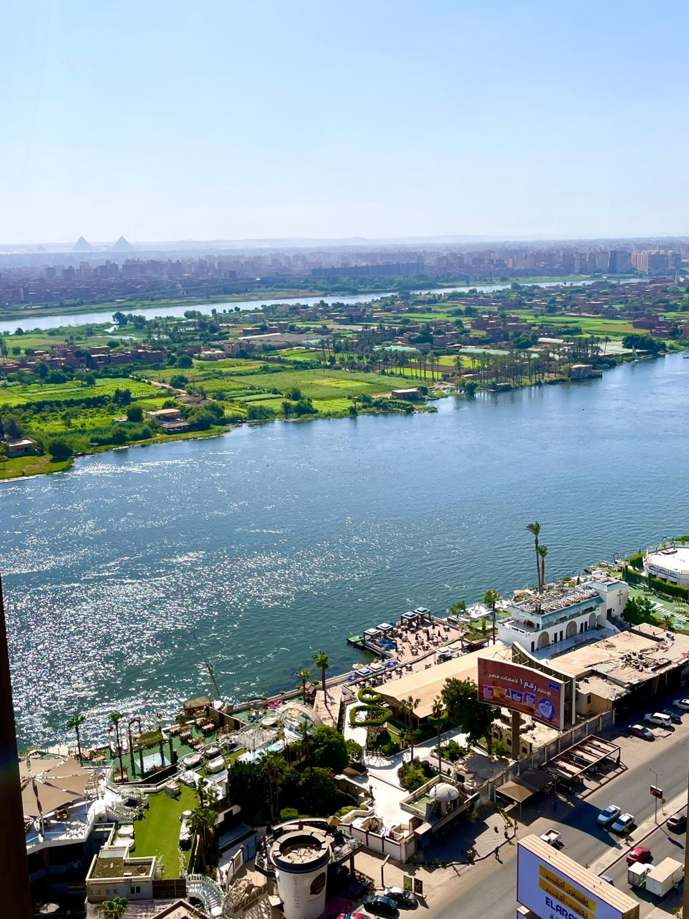 Luxury Living Nile Apartment in Star Towers, Maadi