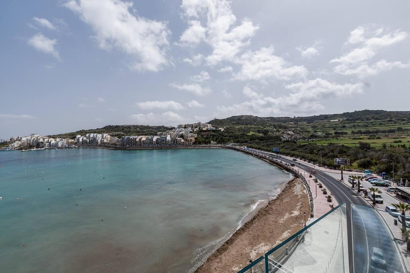 DuplexPenthouse seafront with hot tub by Homely, photo 15
