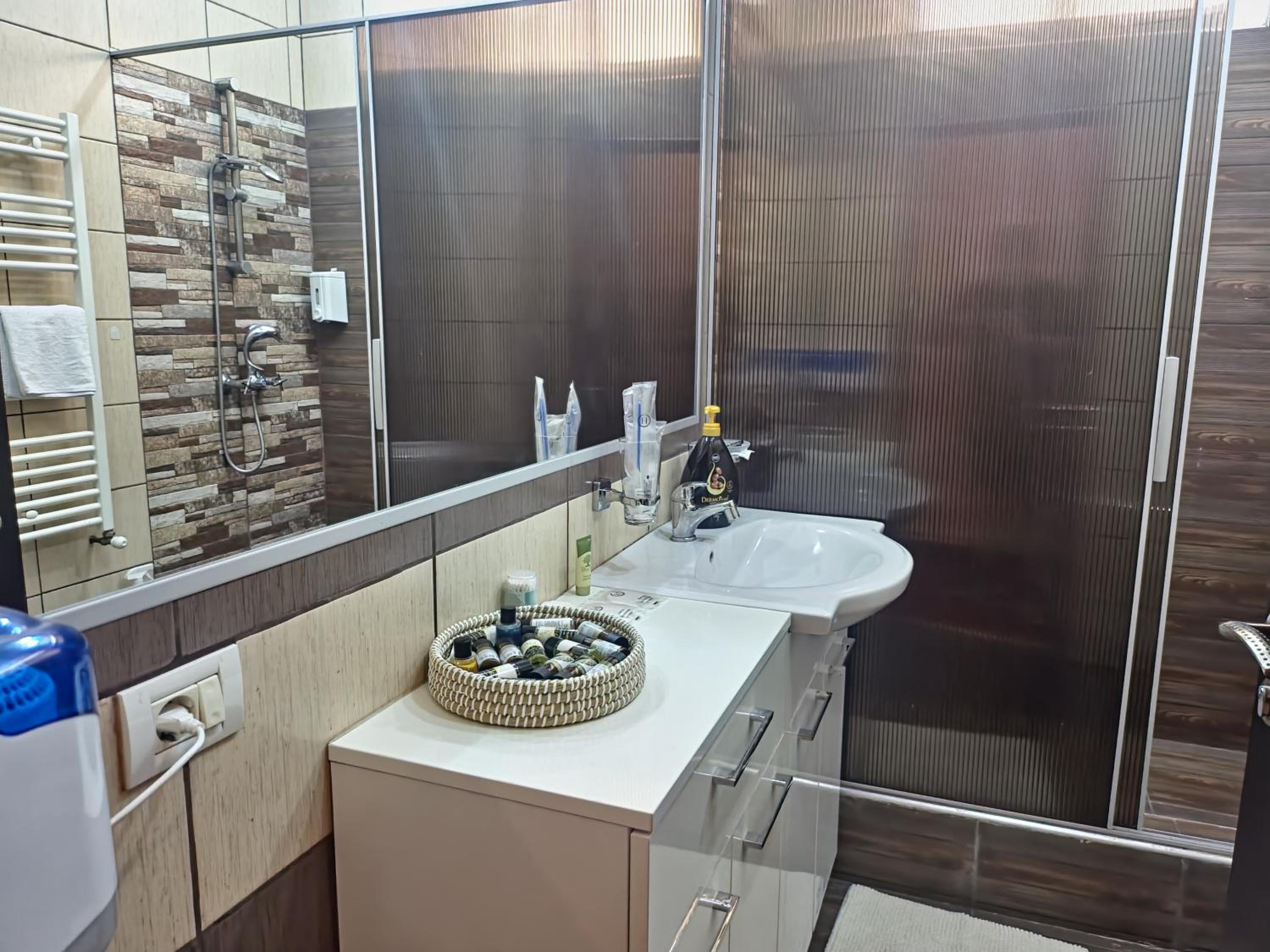 ApartHotel Yanis
