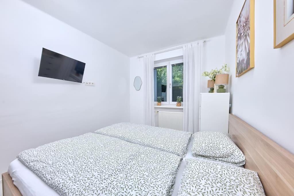6min2Center, 2BR, Spacious,Quiet view 2