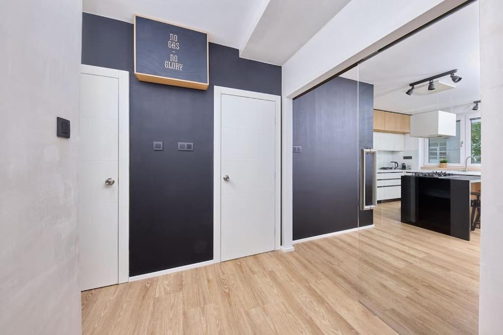 6min2Center, 2BR, Spacious,Quiet view 5