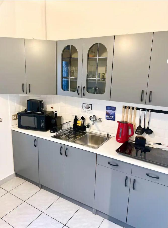 2BR Supercentral Apartment with Variable Beds by NW
