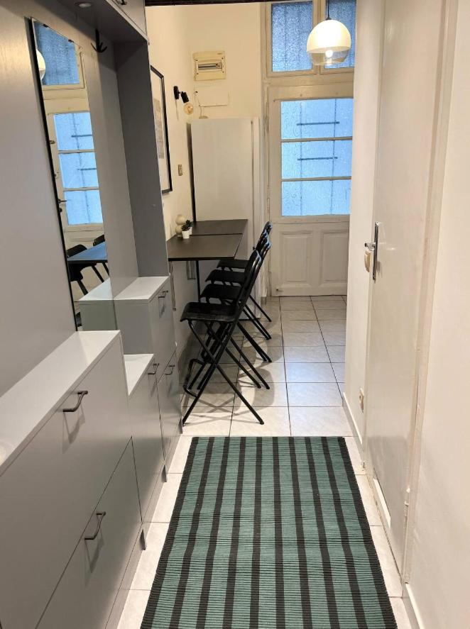 2BR Supercentral Apartment with Variable Beds by NW