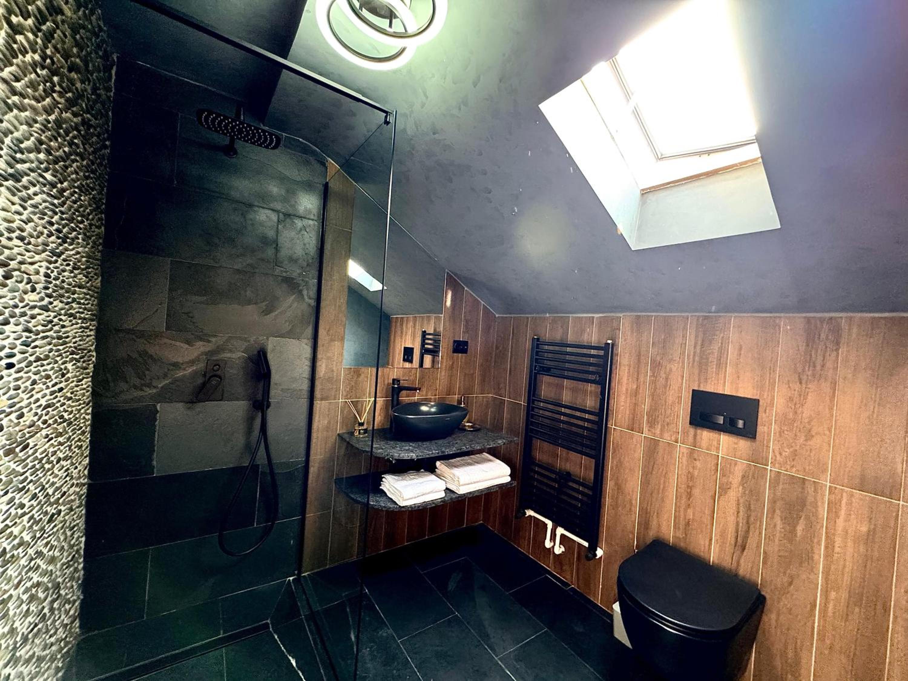 Prestige House Delux