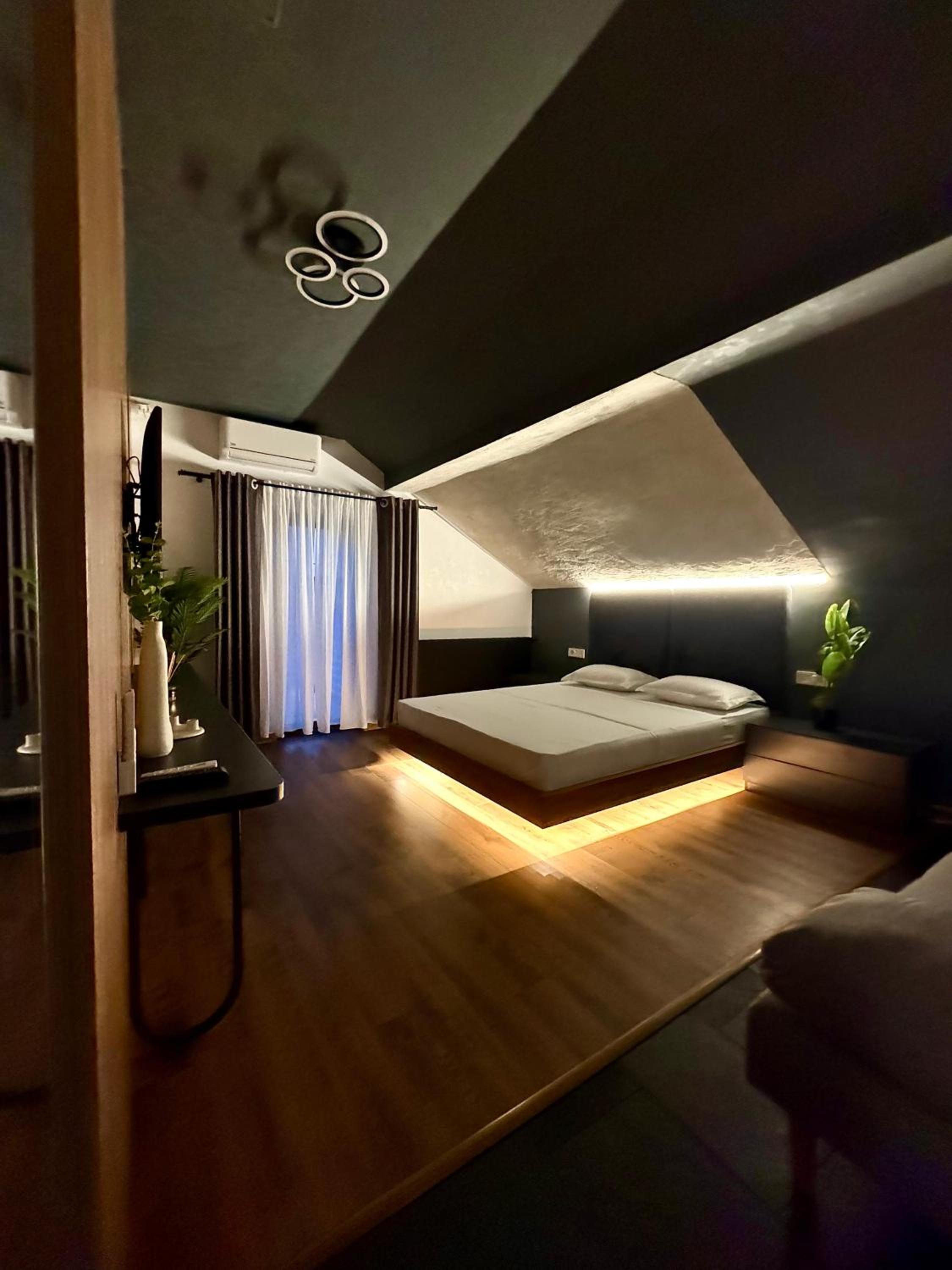 Prestige House Delux