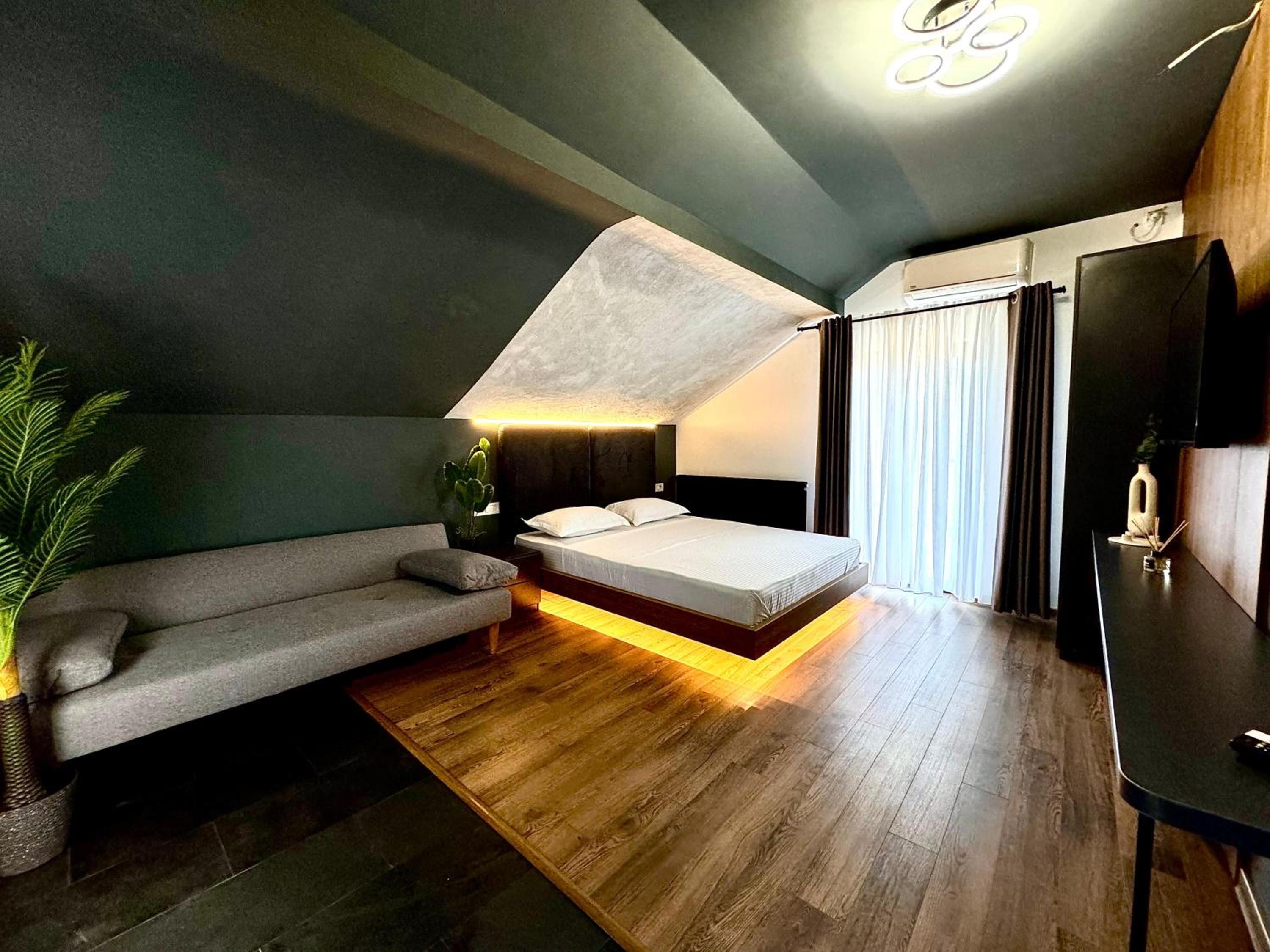 Prestige House Delux