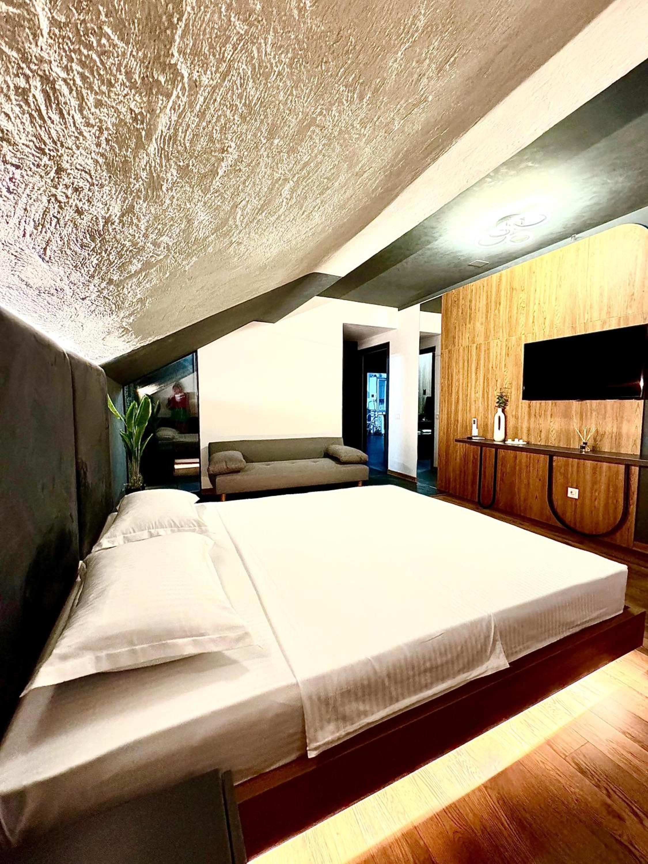 Prestige House Delux