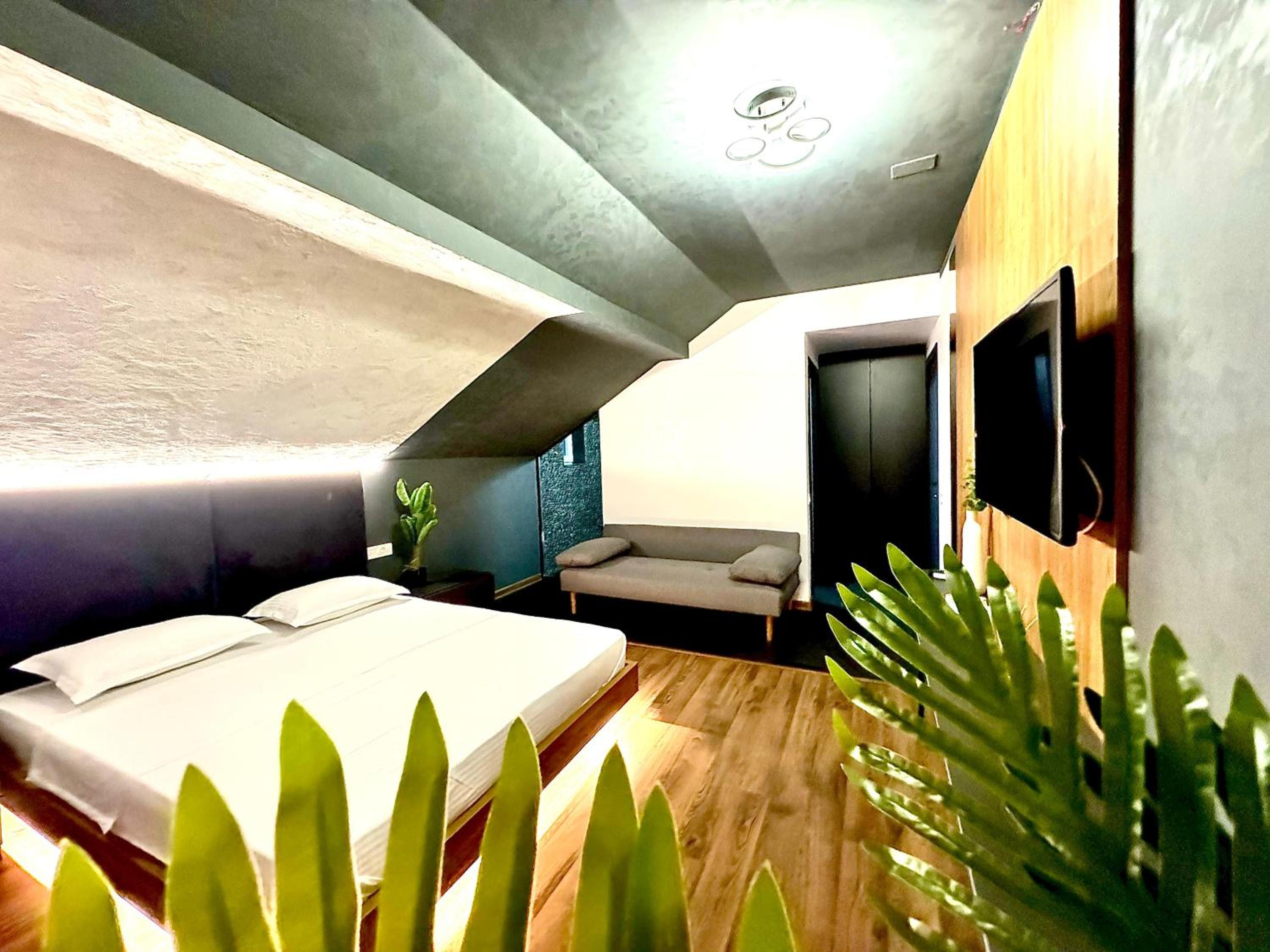Prestige House Delux