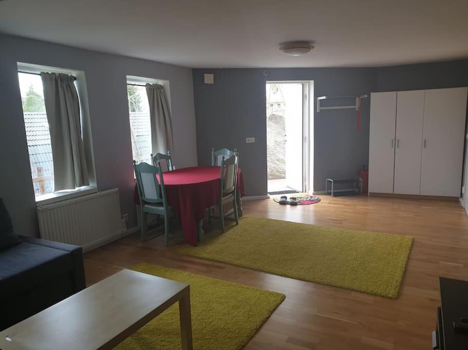 2 bedroom apartment in Sollentuna near bus and train stop view 3