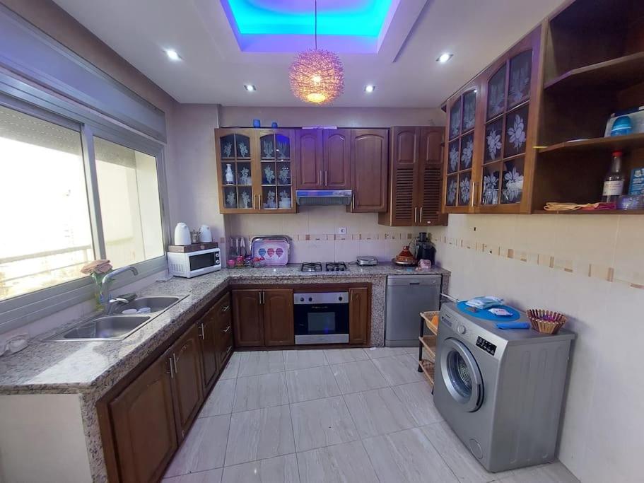 Bel appartement front mer Tanger view 4
