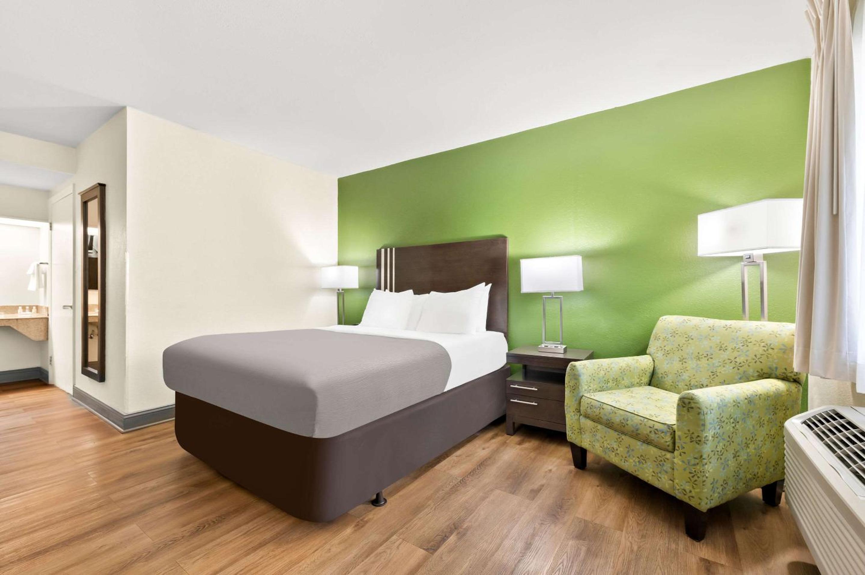 Quality Inn Pelham I-65 exit 246 - Property Image 15