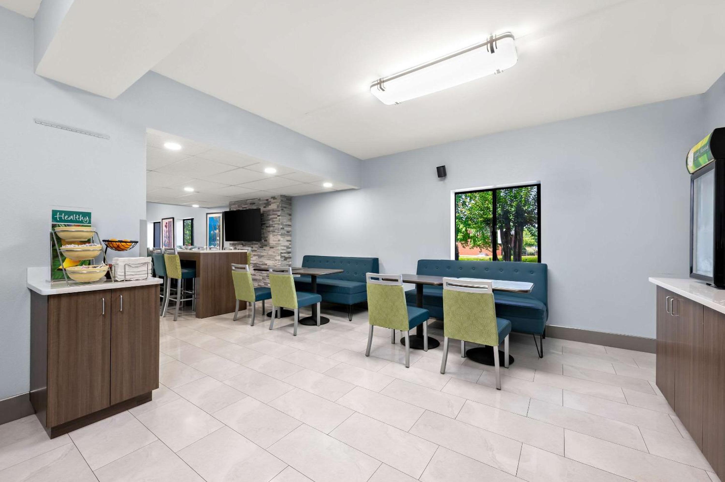 Quality Inn Pelham I-65 exit 246 - Property Image 24