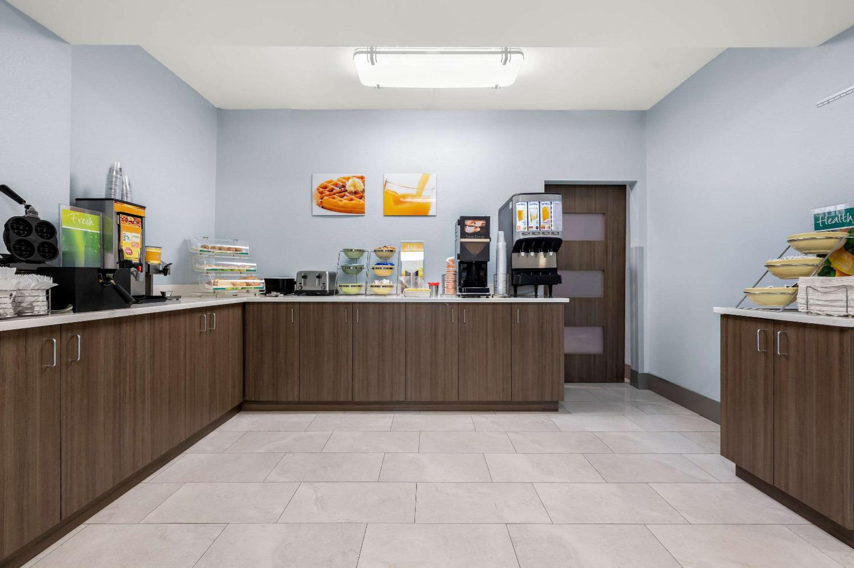 Birmingham Vacations - Quality Inn Pelham I-65 exit 246 - Property Image 5