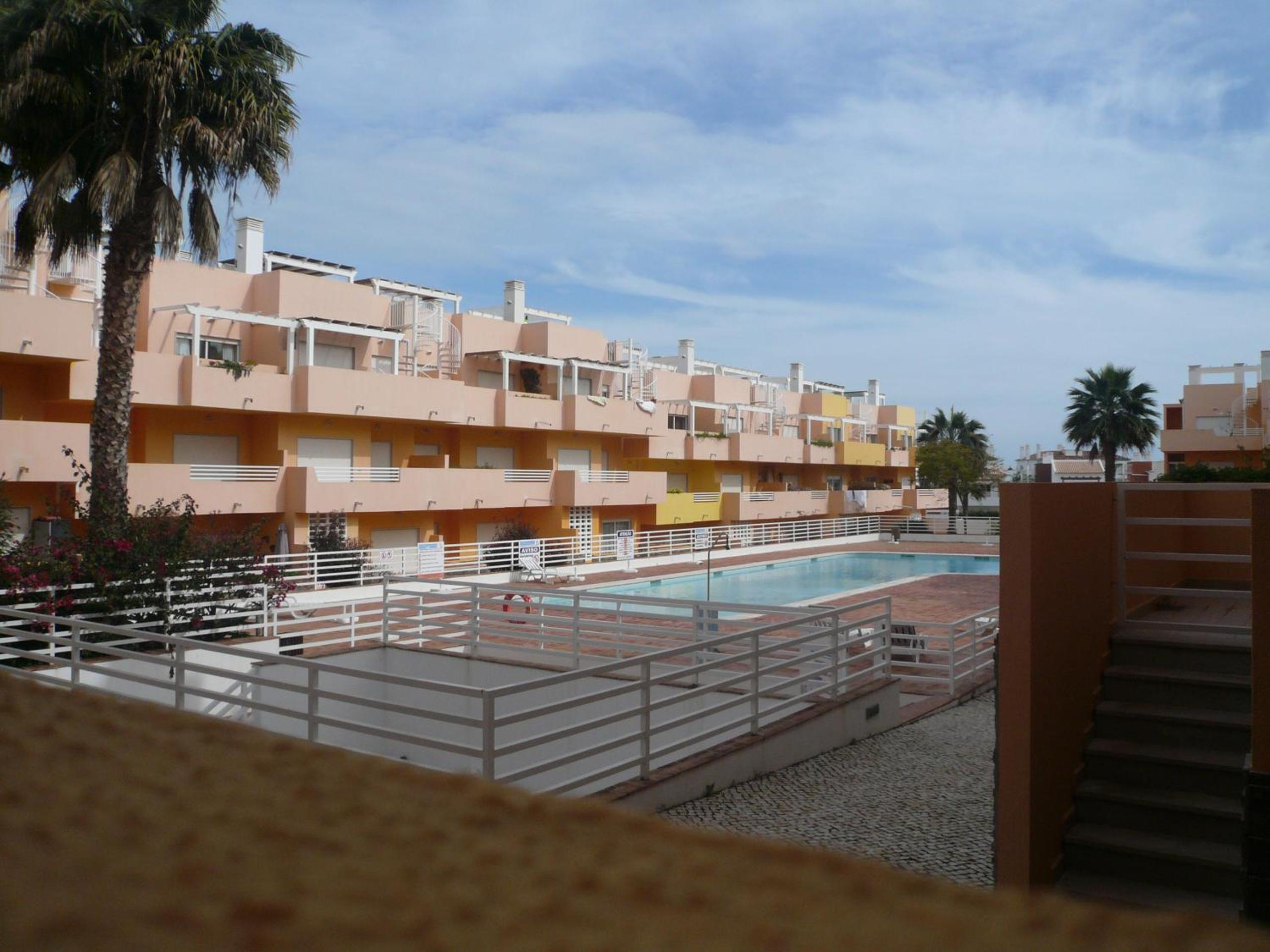 Terry - 2 Bed 2 Bath Ground Floor Apartment with Direct Access to the Communal Pool