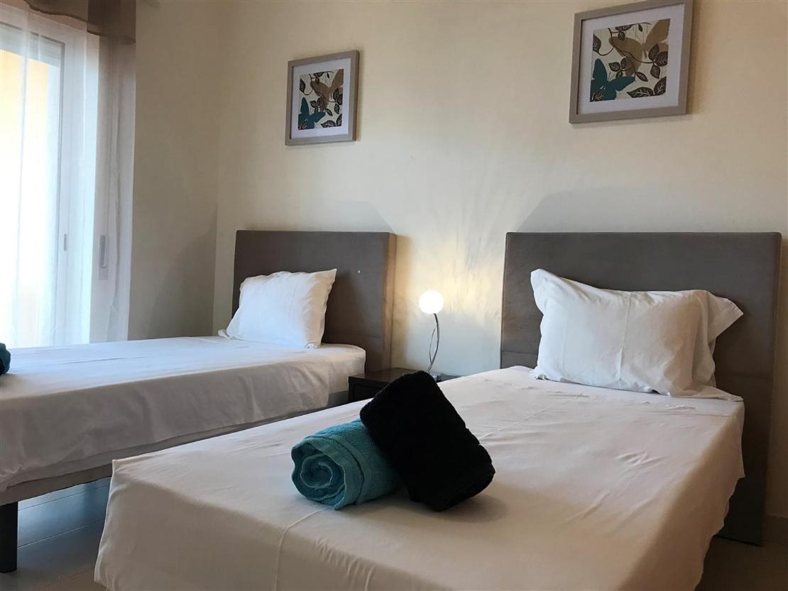 Terry - 2 Bed 2 Bath Ground Floor Apartment with Direct Access to the Communal Pool