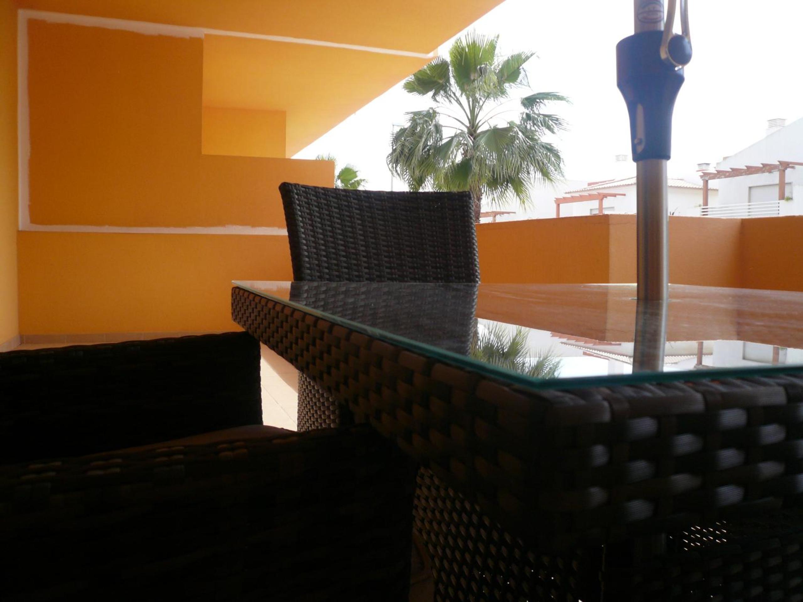Terry - 2 Bed 2 Bath Ground Floor Apartment with Direct Access to the Communal Pool