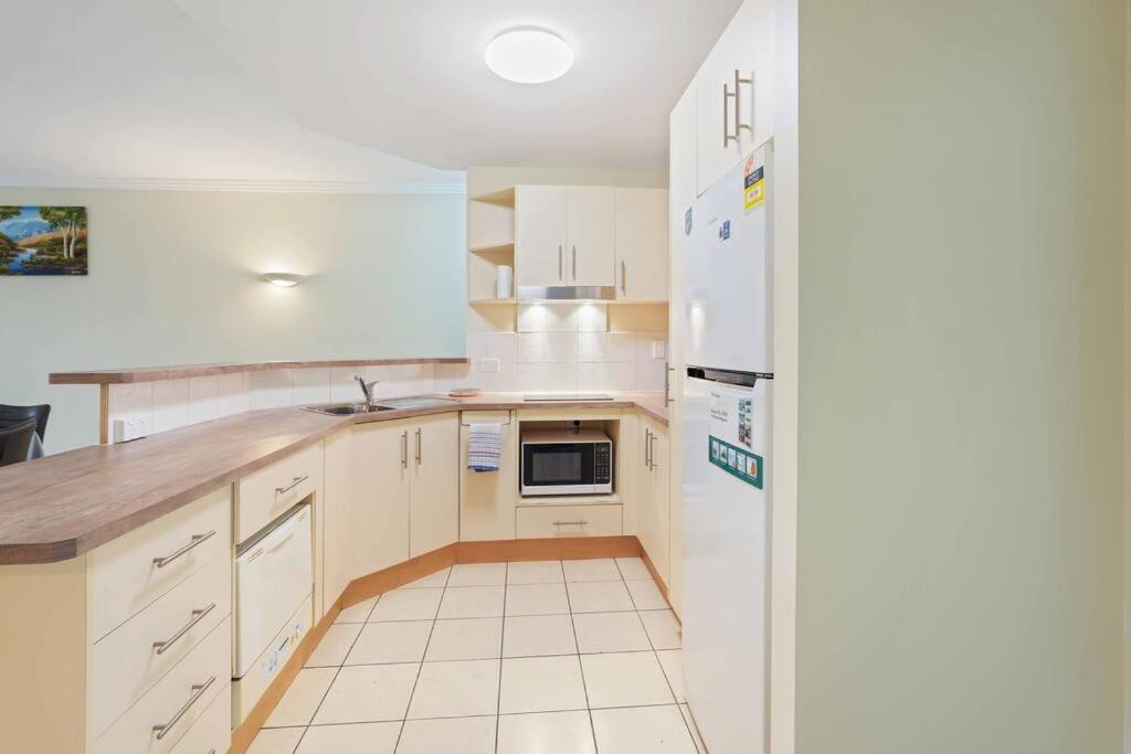 Perfect Grafton Street Base near Cairns Base