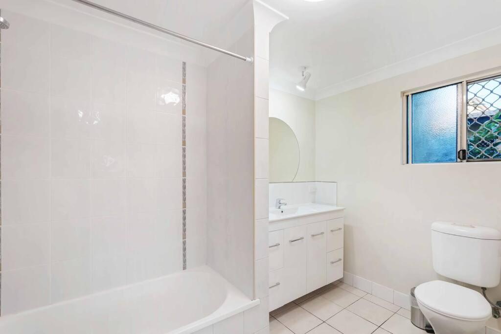 Perfect Grafton Street Base near Cairns Base