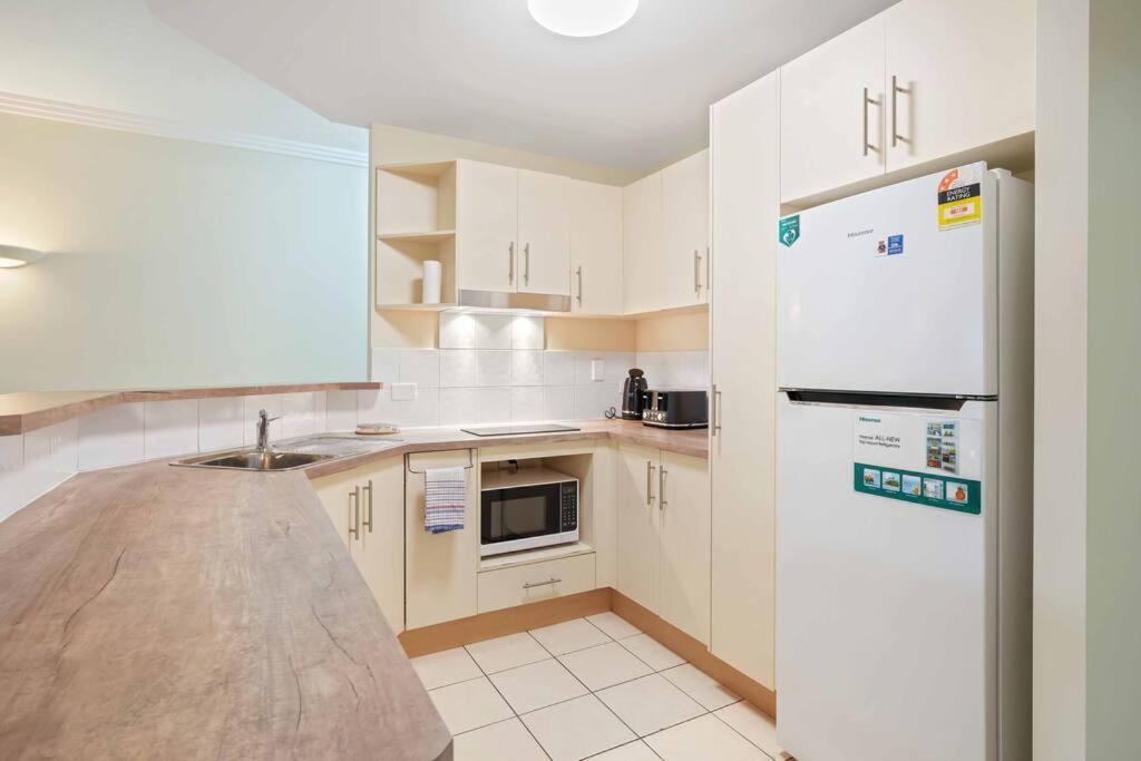 Perfect Grafton Street Base near Cairns Base