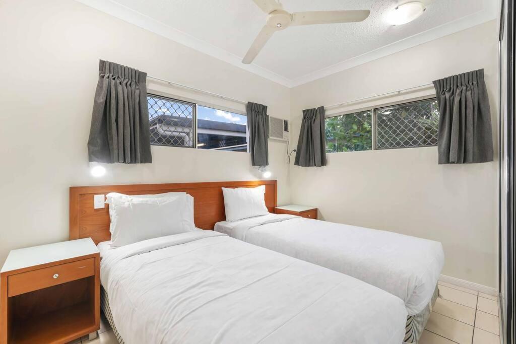 Perfect Grafton Street Base near Cairns Base