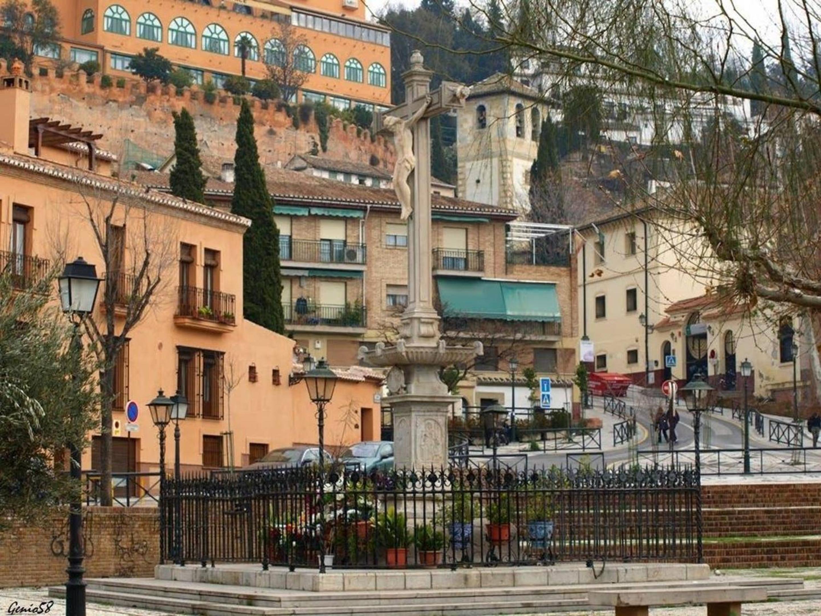 Charming apartment historic centre Granada 80 m² + balcony view 3